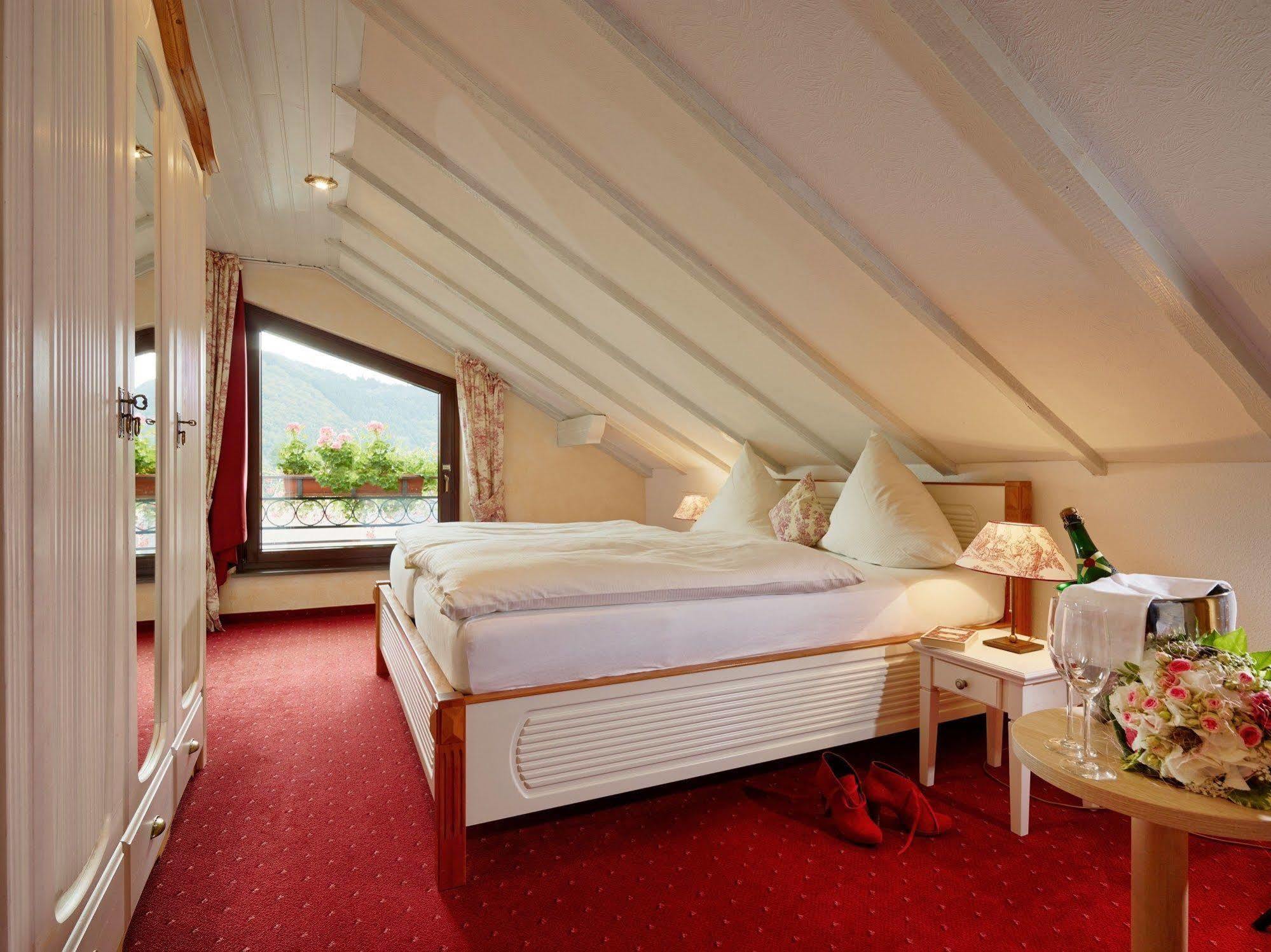 Ringhotel Boemers Mosel Landhotel Alf Bagian luar foto